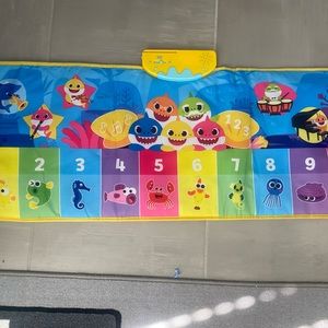 Baby shark step and sing piano